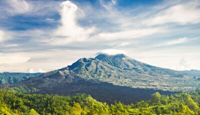 Le mont Batur - Andrey X. - Canva Pro